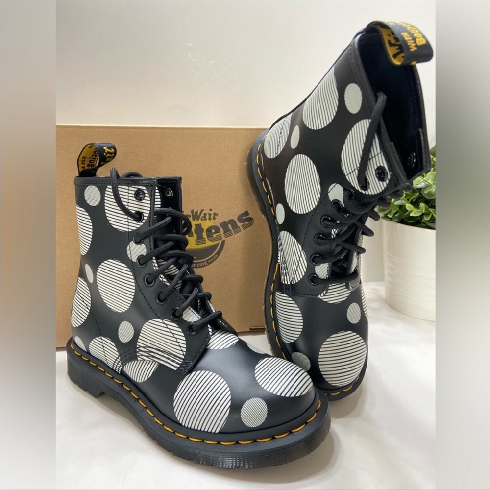 Dr. Martens Polka Dot Combat Boots NEW IN BOX - Picture 4 of 11